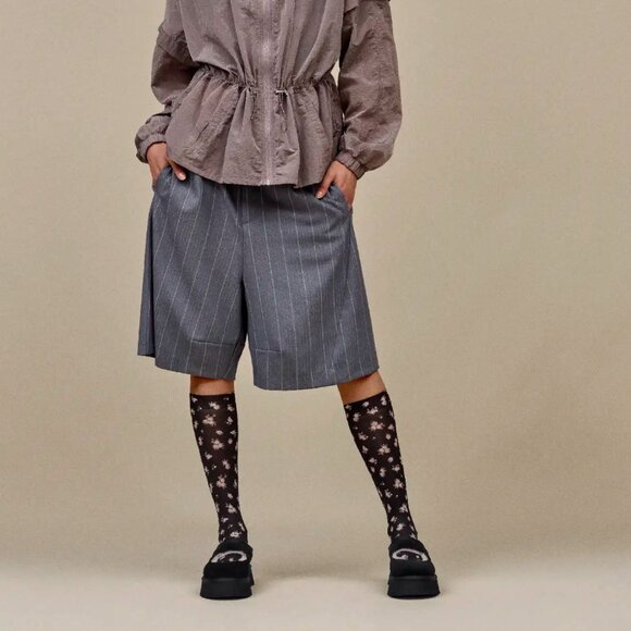 UGG Women's Bea Mary Jane - Picture 3 of 6